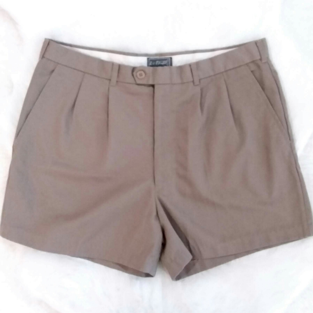 LeTIGRE Khaki Shorts Size 36